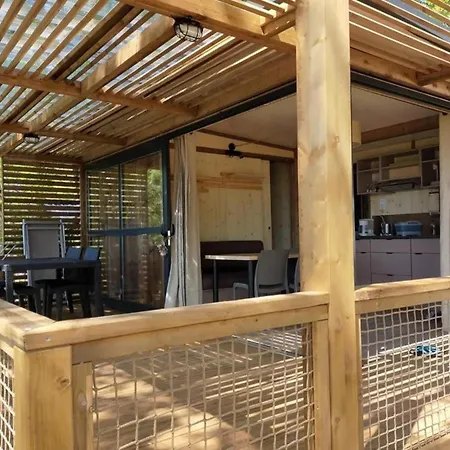 Zecamping 3 Pataugeoire Et Piscine Pet Friendly Et Soirees Animees Chalet