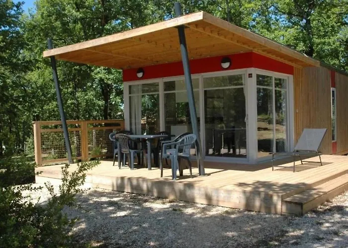 Zecamping 3 Pataugeoire Et Piscine Pet Friendly Et Soirees Animees Chalet