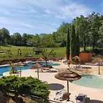 Chalé Zecamping 3 Pataugeoire Et Piscine Pet Friendly Et Soirees Animees *