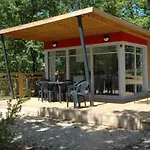 Zecamping 3 Pataugeoire Et Piscine Pet Friendly Et Soirees Animees Chalé