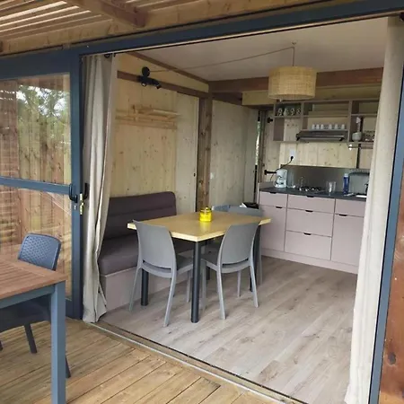 Domek alpejski Zecamping 3 Pataugeoire Et Piscine Pet Friendly Et Soirees Animees Saint-Cirq-Lapopie